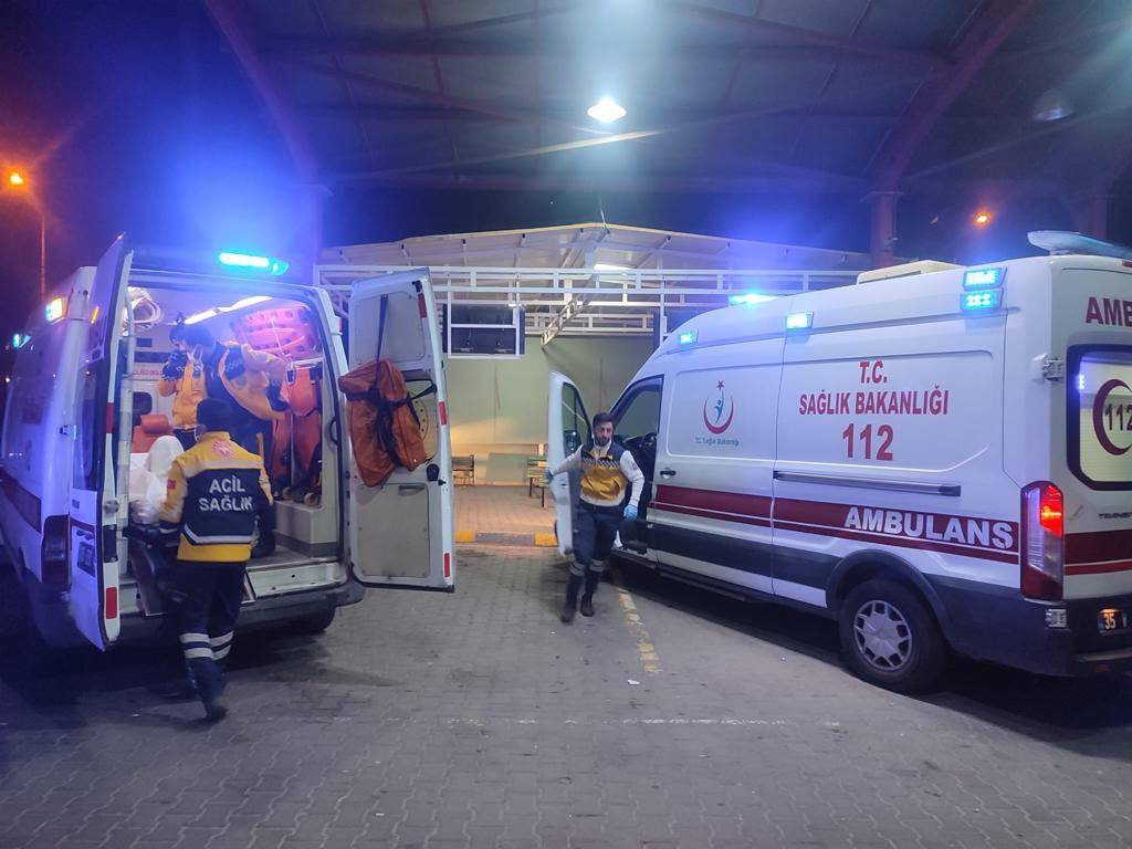 10 Yaralı Depremzede Uçak Ambulansla  İzmir’e Transfer Edildi