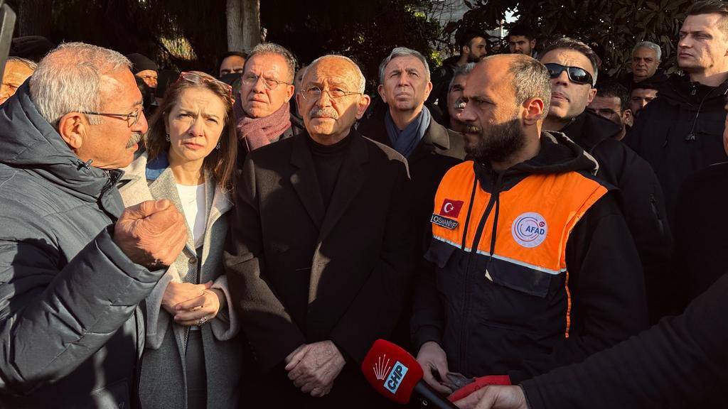 CHP Osmaniye Milletvekili Ünlü: “Enkaz Başında Umutla Bekliyoruz”