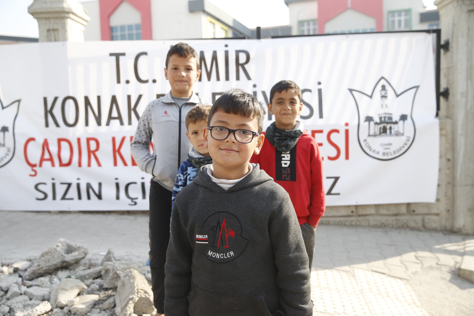 Konak Belediyesi Çadır Kent Kurdu