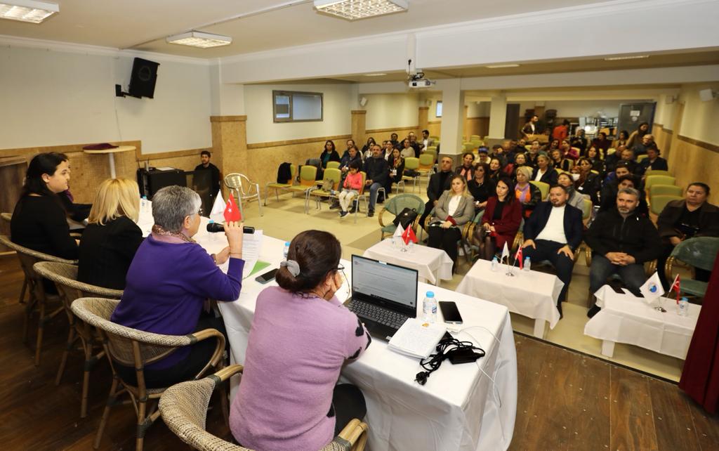 Menderes Belediyesi 8 Mart Dünya Emekçi Kadınlar Günü Söyleşisi Düzenledi