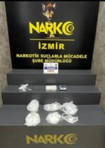 Uyuşturucu operasyonu ! İzmir Emniyet Müdürlüğü Narkotik Suçlarla Mücadele Şube Müdürlüğü ekiplerince üç ilçede operasyon düzenlendi.  